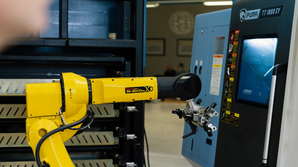 Med hjälp av avancerad teknik och smarta bearbetningslösningar vill Duroc Machine Tool skapa möjligheter till obemannad körning.