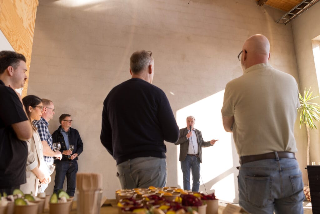 Björn Langbeck, industriell expert vid Tillväxtverket höll tal