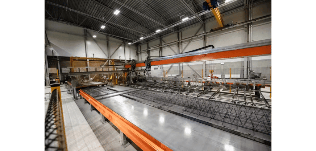 Byggelement storsatsar på automatiserad produktion Betongelementfabriken i Ucklum beskrivs som norra Europas modernaste. Bild: Tomas Enqvist/Progress Media Lab