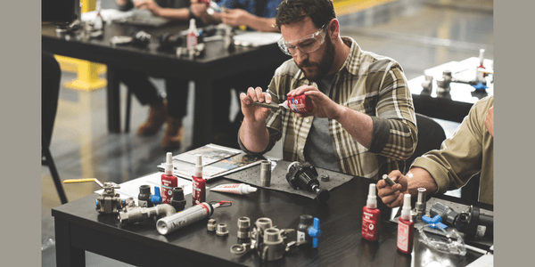 Limskolan återvänder – industrins limexperter samlas i höst Loctite Limskola