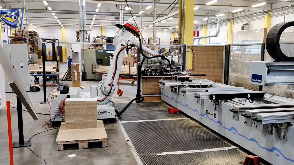 OpiFlex tending Weeke wood CNC