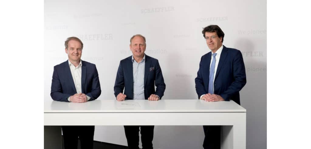 Schaeffler och H2 Green Steel intensifierar sitt samarbete. Från höger till vänster: Klaus Rosenfeld, CEO på Schaeffler AG, Henrik Henriksson, CEO på H2 Green Steel, samt Andreas Schick, COO på Schaeffler AG