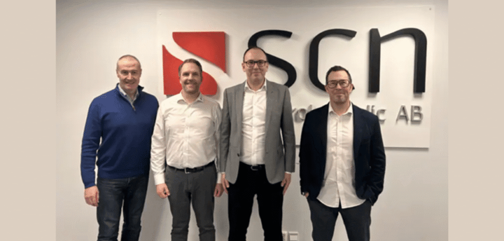 På bilden från vänster till höger: Neil Isherwood (Business Development Manager på Tele Haase), Roland Isaksson (Business Development Manager på SCN), Erik Ahlqvist (VD på SCN), Andreas Ahamaer (CEO på Tele Haase)