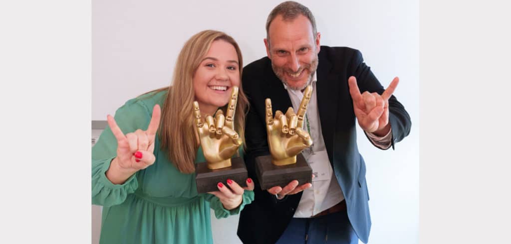 Vinnarna av Guldhanden 2024 Monika Miljanovic från ABB och Karim Nouira från Sics.AI