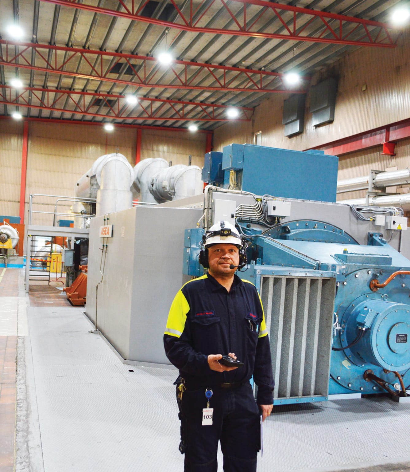 Ersätter gamla kvicksilverarmaturer i turbinhallen lulekraftbbb montering