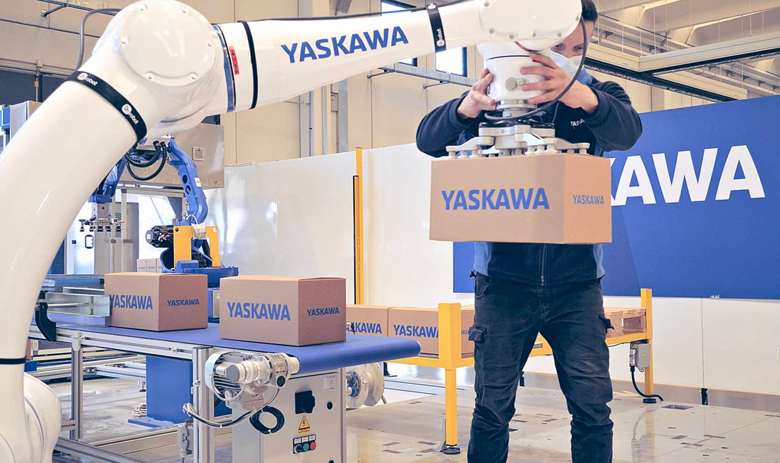 motoman hc20 at work